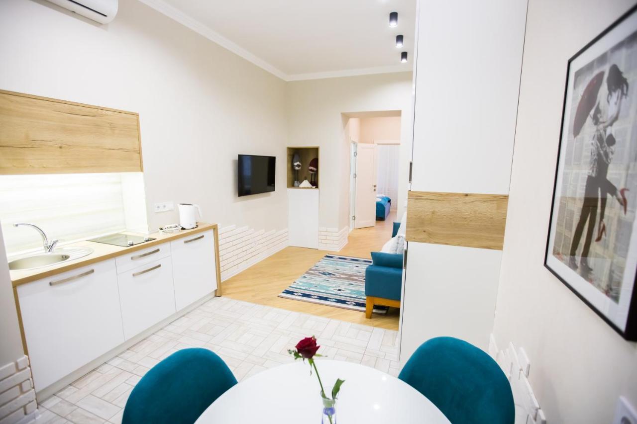 Apartment On Mosyazhna Street 4 リヴィウ エクステリア 写真