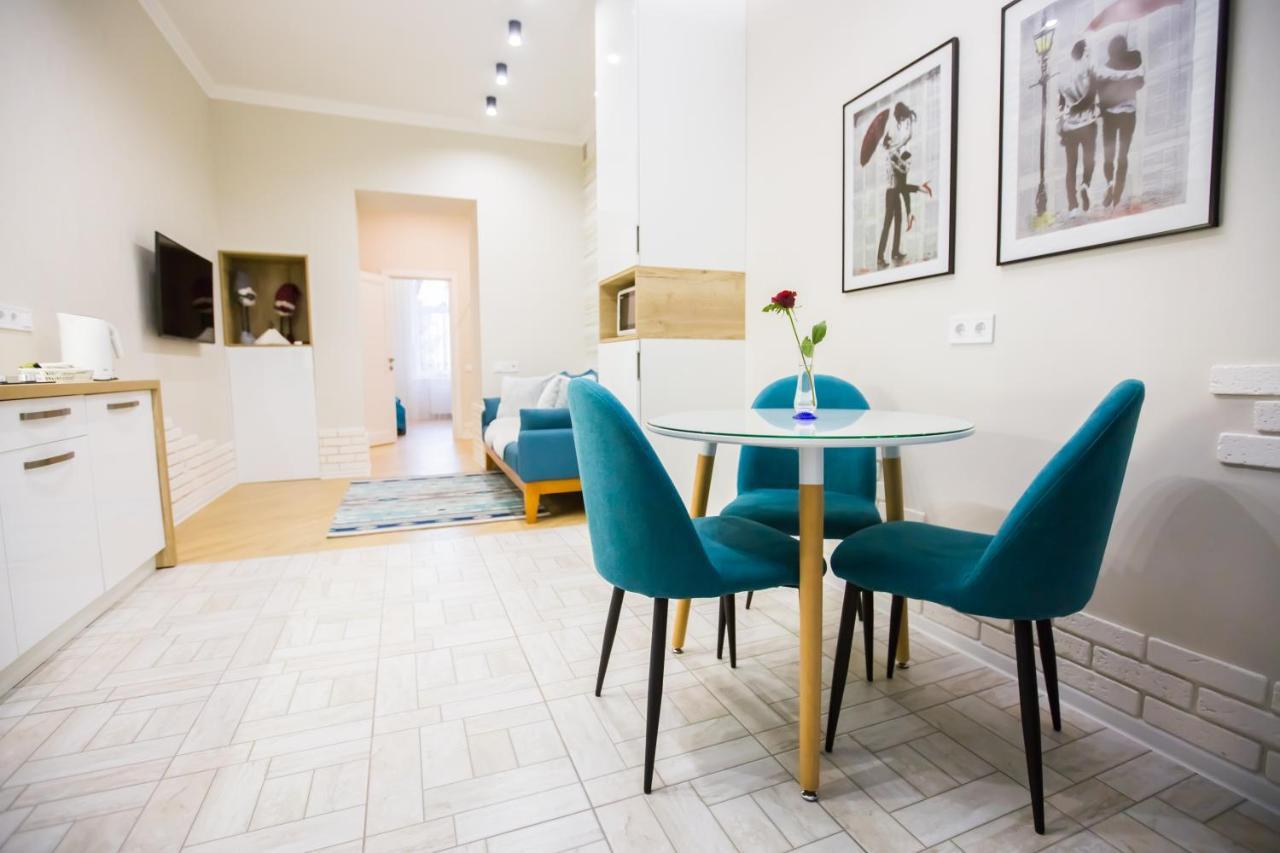 Apartment On Mosyazhna Street 4 リヴィウ エクステリア 写真